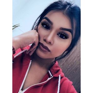 Meet your Posher, Mireya